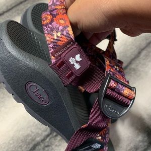 blossom wine chacos